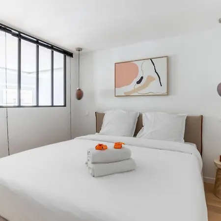 Hsh Invalides-palais Bourbon Luxueux 4p  Paris